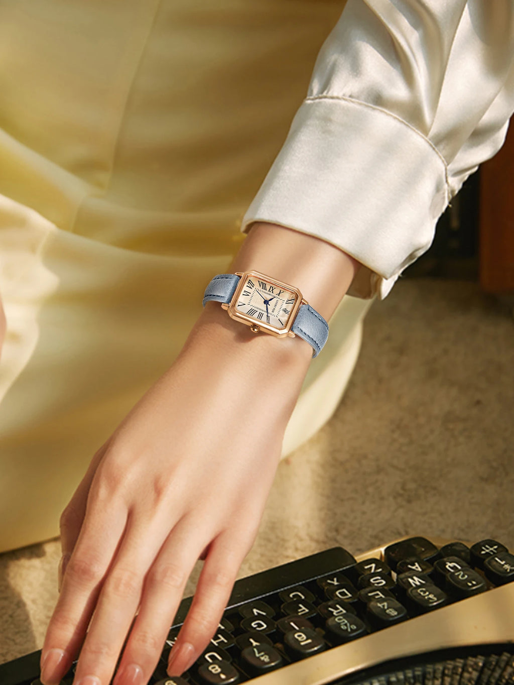 Fashion Retro Digital Dial Casual Watches Square Leather Strap Fashionable Clock Quartz Wristwatch for Women Gift