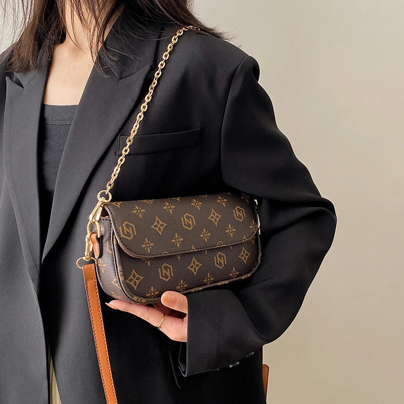 Fashionable retro printed small square bag; versatile single shoulder bag; crossbody bag under the arm.